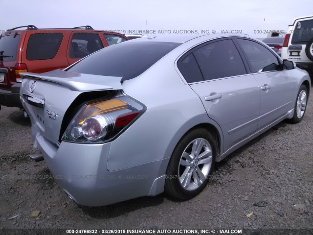 1N4BL2APXBN499117 - 2011 NISSAN ALTIMA SR SILVER photo 4