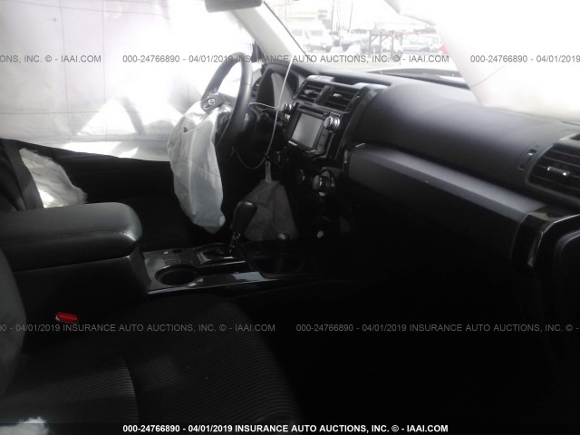 JTEBU5JR2G5380992 - 2016 TOYOTA 4RUNNER SR5 PREM/LTDL/TRAIL/TRD 灰色 照片 5