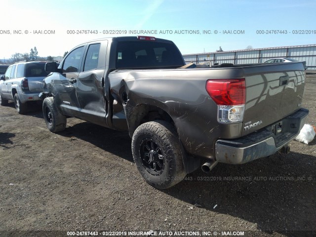 5TFUM5F14AX002183 - 2010 TOYOTA TUNDRA DOUBLE CAB SR5 GRAY photo 3