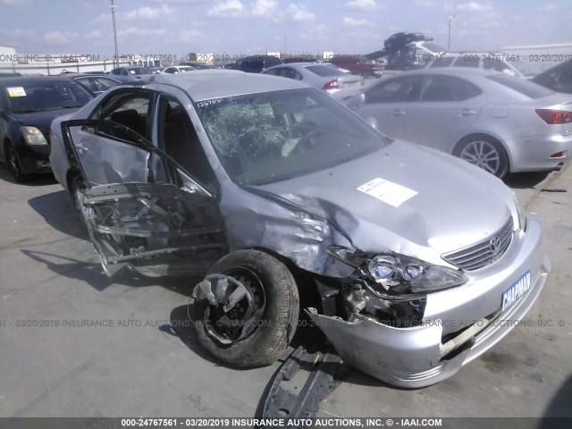 4T1BE32KX5U579889 - 2005 TOYOTA CAMRY LE/XLE/SE SILVER photo 1