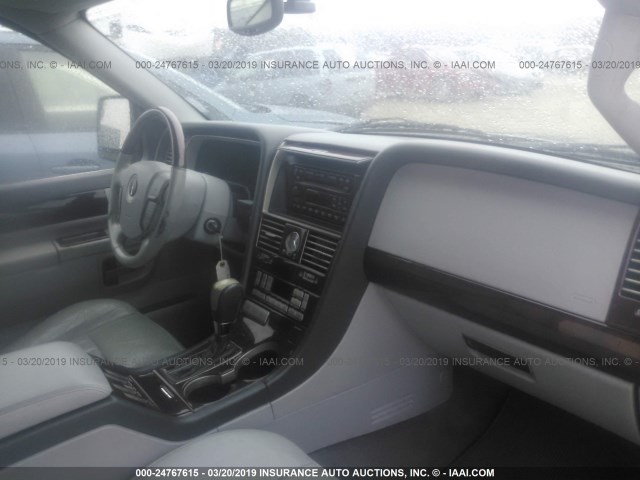 5LMEU88HX4ZJ33555 - 2004 LINCOLN AVIATOR 银色 照片 5