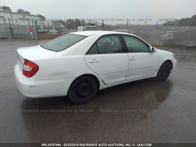 4T1BE32K72U009957 - 2002 TOYOTA CAMRY LE/XLE/SE WHITE photo 4