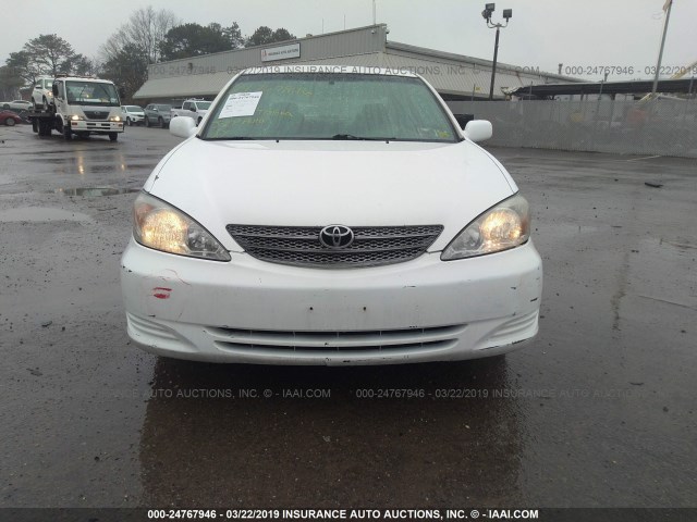 4T1BE32K72U009957 - 2002 TOYOTA CAMRY LE/XLE/SE WHITE photo 6