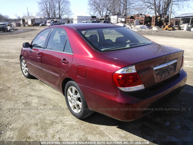 4T1BF30K35U091464 - 2005 TOYOTA CAMRY LE/XLE/SE MAROON photo 3