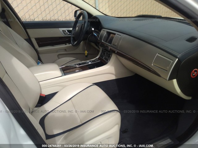 SAJWA0HB5CLS35057 - 2012 JAGUAR XF PORTFOLIO WHITE photo 5