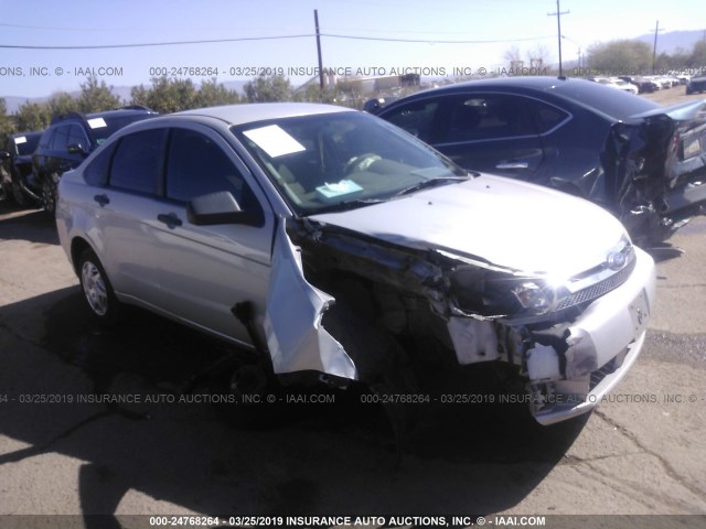 1FAHP34N48W287427 - 2008 FORD FOCUS S/SE SILVER photo 1