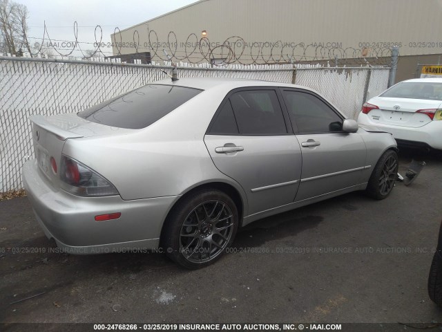 JTHBD192550095104 - 2005 LEXUS IS 300 SILVER photo 4