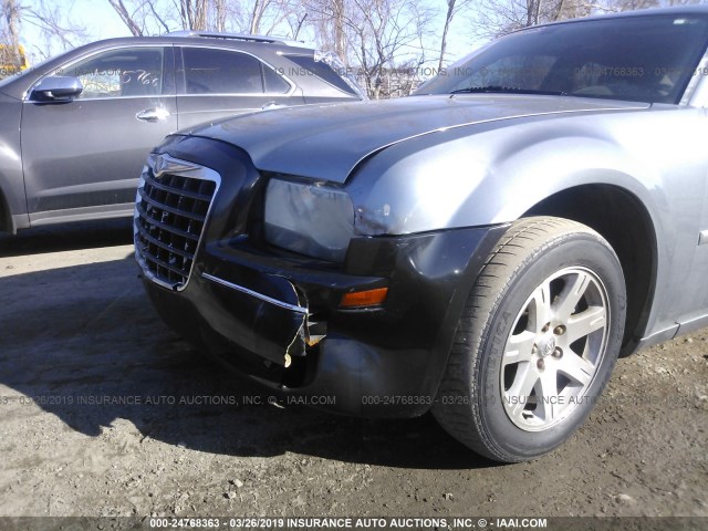 2C3LA43R57H702997 - 2007 CHRYSLER 300 GRAY photo 6