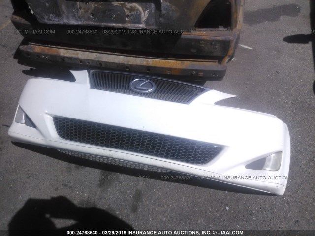 JTHBK262365011558 - 2006 LEXUS IS 250 WHITE photo 6