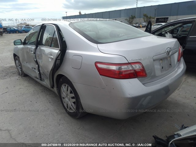 4T1BE46K19U354489 - 2009 TOYOTA CAMRY SE/LE/XLE SILVER photo 3