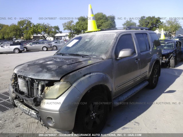 5N1AR18U56C682853 - 2006 NISSAN PATHFINDER LE/SE/XE GOLD photo 2