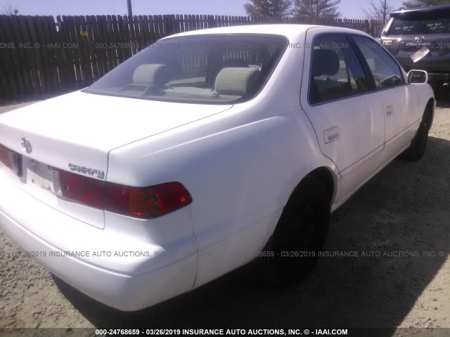 4T1BG22K6YU927955 - 2000 TOYOTA CAMRY CE/LE/XLE 白色 照片 4