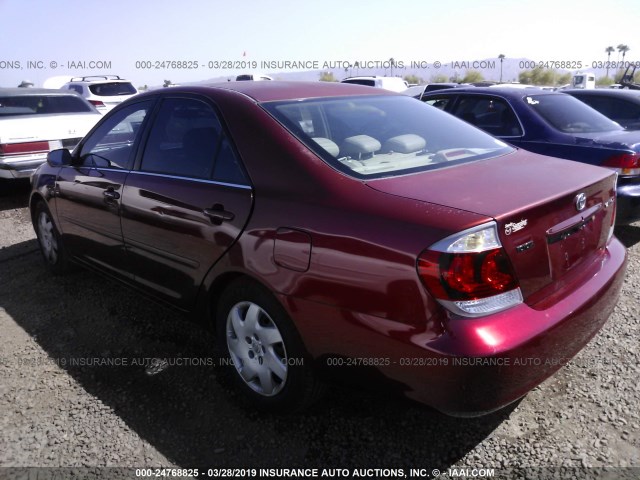 4T1BE32K05U022117 - 2005 TOYOTA CAMRY LE/XLE/SE RED photo 3