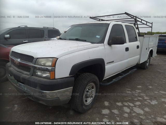 1GCHC23U94F262929 - 2004 CHEVROLET SILVERADO C2500 HEAVY DUTY WHITE photo 2