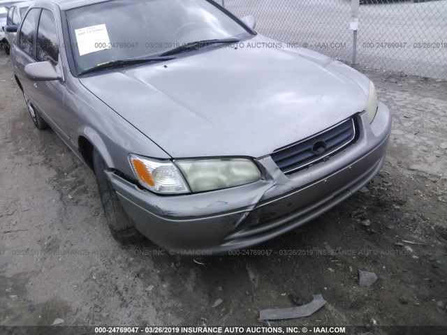 4T1BG22K11U104453 - 2001 TOYOTA CAMRY CE/LE/XLE 金色 照片 6