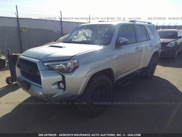 JTEBU5JR5H5445741 - 2017 TOYOTA 4RUNNER SR5 PREM/LTDL/TRAIL/TRD SILVER photo 2