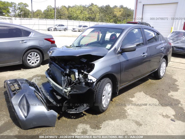 3N1CN7AP1JL867742 - 2018 NISSAN VERSA S/S PLUS/SV/SL GRAY photo 2