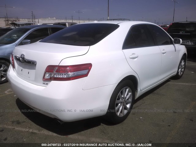 4T4BF3EK2BR125856 - 2011 TOYOTA CAMRY SE/LE/XLE WHITE photo 4