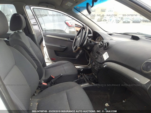 KL1TD56677B054489 - 2007 CHEVROLET AVEO LS WHITE photo 5