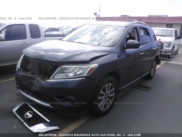 5N1AR2MNXDC618924 - 2013 NISSAN PATHFINDER S/SV/SL/PLATINUM GRAY photo 2