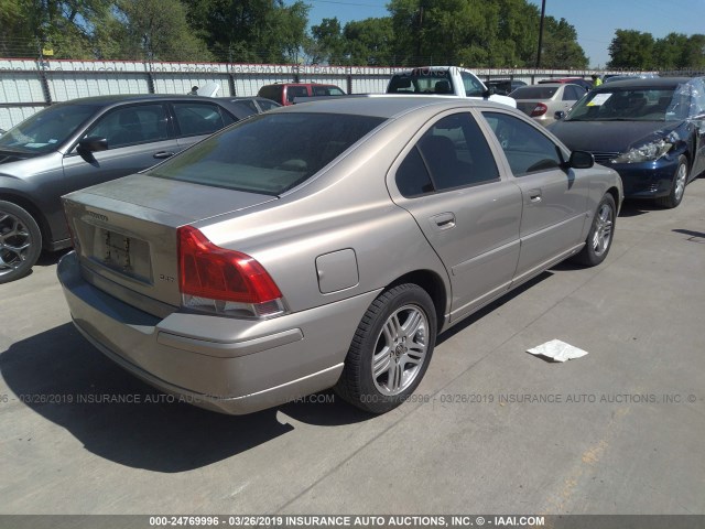 YV1RS592052481229 - 2005 VOLVO S60 2.5T BEIGE photo 4