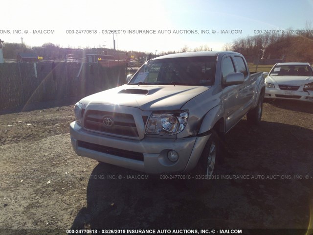 3TMMU4FN7AM018221 - 2010 TOYOTA TACOMA DOUBLE CAB LONG BED SILVER photo 2