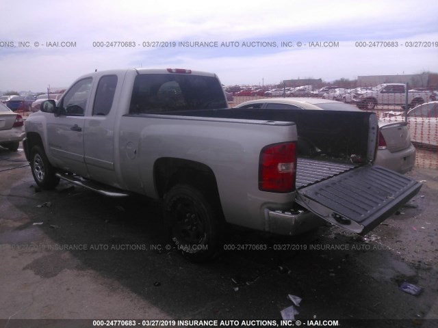 2GCEC19J871689881 - 2007 CHEVROLET SILVERADO C1500 SILVER photo 3