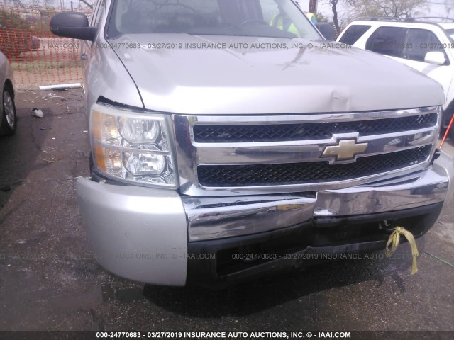 2GCEC19J871689881 - 2007 CHEVROLET SILVERADO C1500 SILVER photo 6