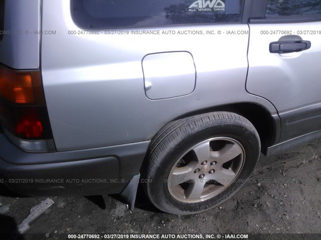 JF1SF6558YH732183 - 2000 SUBARU FORESTER S SILVER photo 6