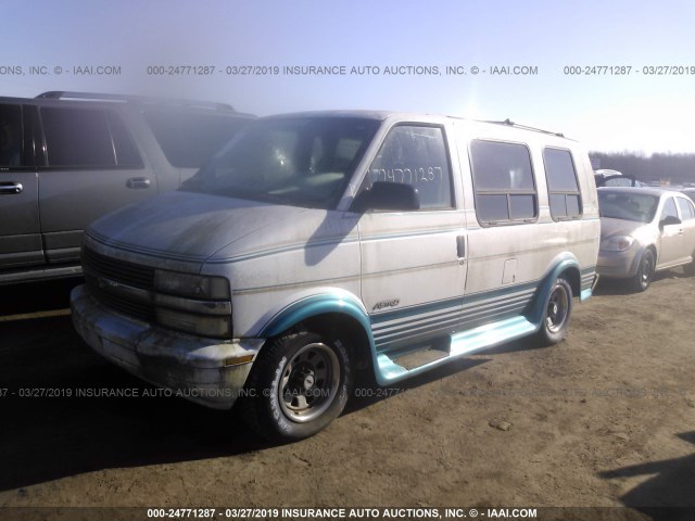 1GBDM19W9SB174146 - 1995 CHEVROLET ASTRO WHITE photo 2