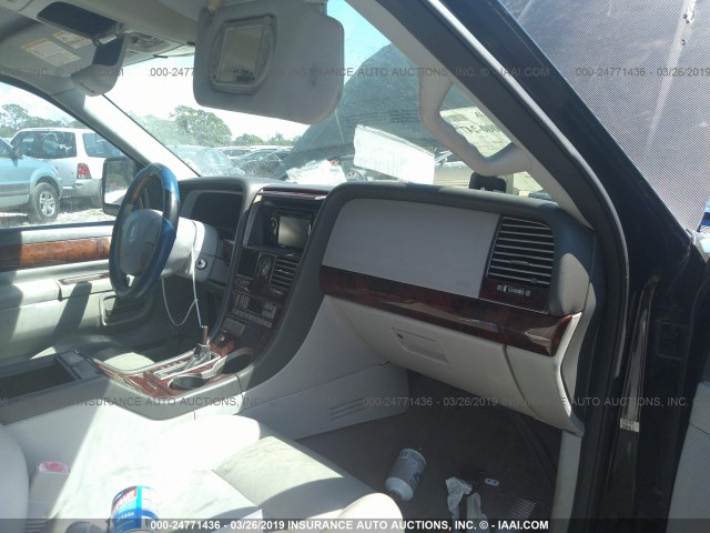 5LMEU88H04ZJ08258 - 2004 LINCOLN AVIATOR 黑色 照片 5