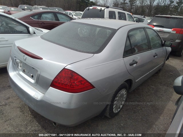 1HGCM56197A170572 - 2007 HONDA ACCORD VALUE SILVER photo 4