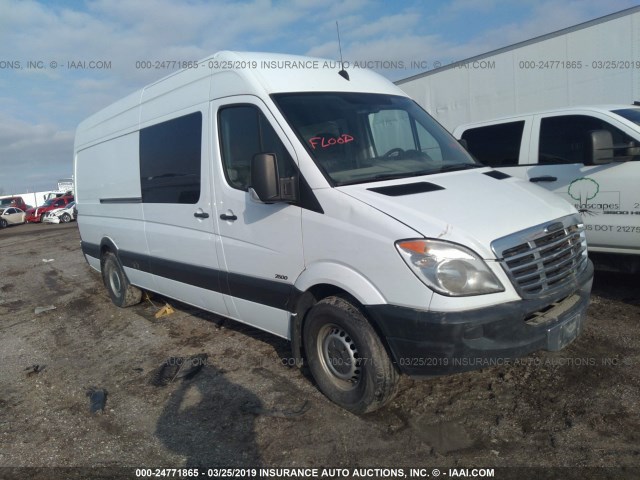 WDRPE8CC7B5565601 - 2011 FREIGHTLINER SPRINTER WHITE photo 1