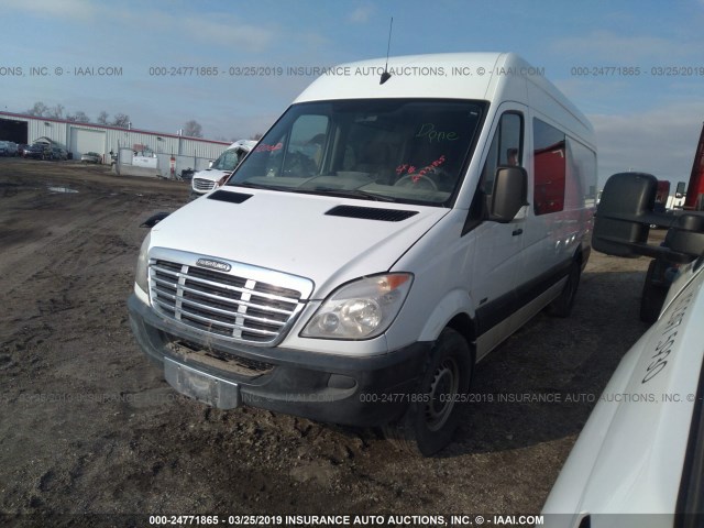 WDRPE8CC7B5565601 - 2011 FREIGHTLINER SPRINTER WHITE photo 2