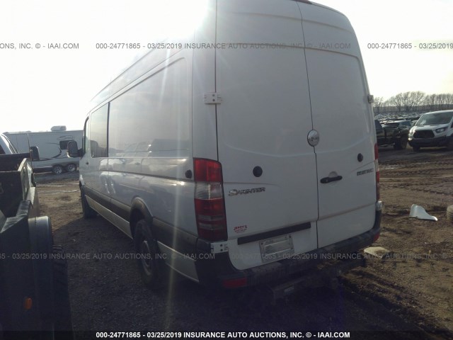 WDRPE8CC7B5565601 - 2011 FREIGHTLINER SPRINTER WHITE photo 3