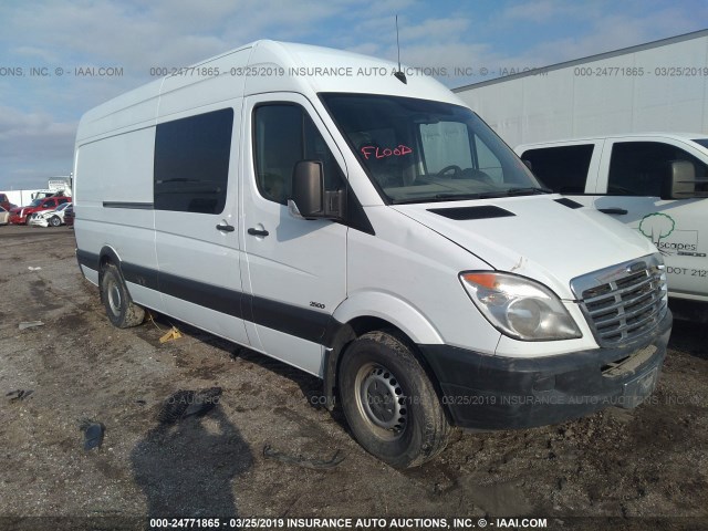 WDRPE8CC7B5565601 - 2011 FREIGHTLINER SPRINTER WHITE photo 6