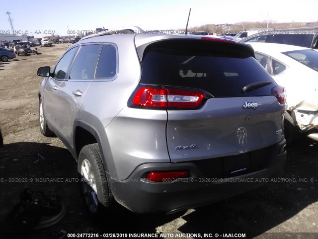 1C4PJMCB8HW567629 - 2017 JEEP CHEROKEE LATITUDE SILVER photo 3