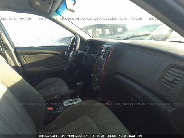 KMHWF35H84A965919 - 2004 HYUNDAI SONATA GLS/LX GRAY photo 5