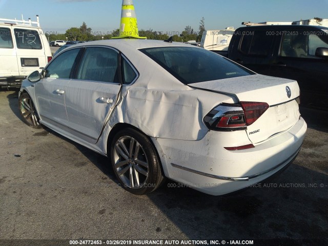 1VWDT7A34HC083840 - 2017 VOLKSWAGEN PASSAT R-LINE WHITE photo 3