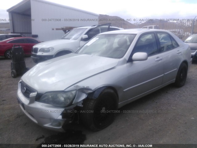 JTHBD192550095670 - 2005 LEXUS IS 300 SILVER photo 2