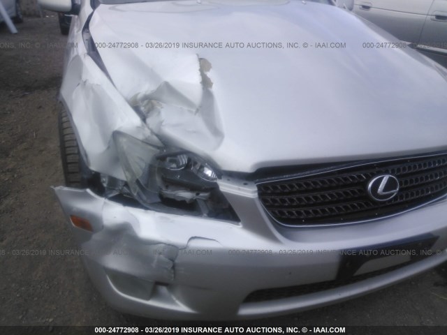 JTHBD192550095670 - 2005 LEXUS IS 300 SILVER photo 6