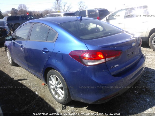 3KPFL4A73HE109916 - 2017 KIA FORTE LX/S BLUE photo 3