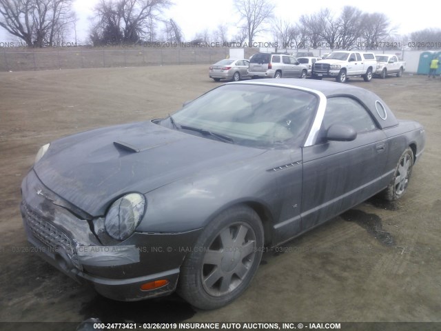 1FAHP60AX3Y109863 - 2003 FORD THUNDERBIRD  GRAY photo 2