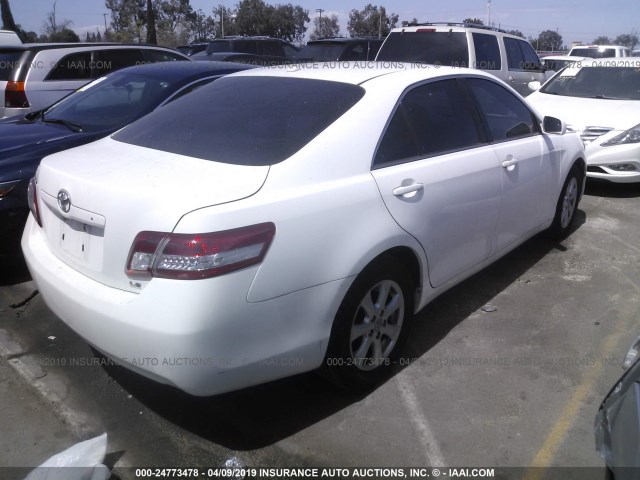 4T4BF3EK3BR183667 - 2011 TOYOTA CAMRY SE/LE/XLE Weiß Foto 4