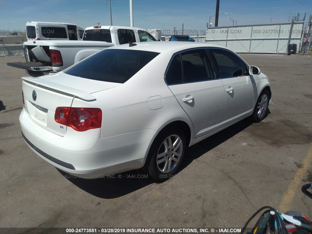 3VWRF81K77M138546 - 2007 VOLKSWAGEN JETTA 2.5 OPTION PACKAGE 1 WHITE photo 4