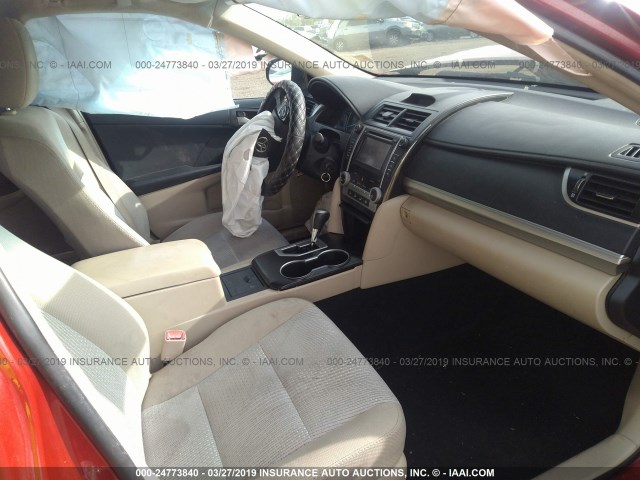 4T1BF1FK7CU583911 - 2012 TOYOTA CAMRY SE/LE/XLE RED photo 5