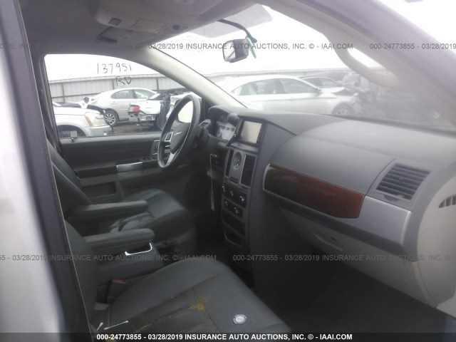 2A8HR54P08R794487 - 2008 CHRYSLER TOWN & COUNTRY TOURING SILVER photo 5