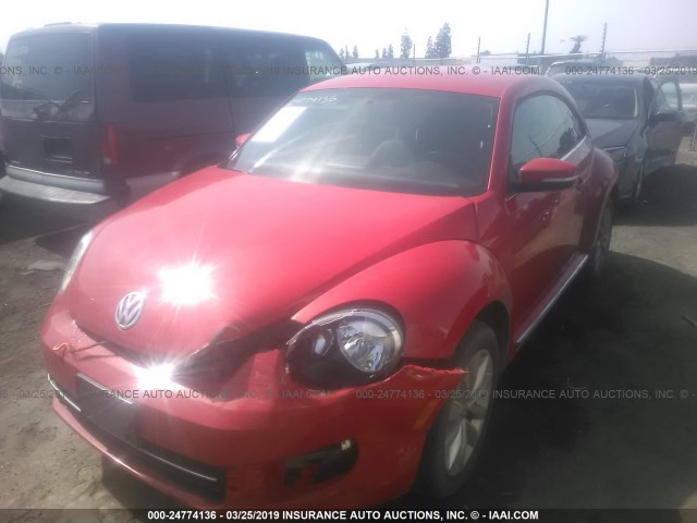 3VWJL7AT5DM684539 - 2013 VOLKSWAGEN BEETLE RED photo 2