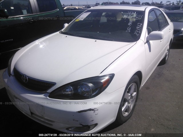 4T1BE30K24U331962 - 2004 TOYOTA CAMRY LE/XLE/SE WHITE photo 2