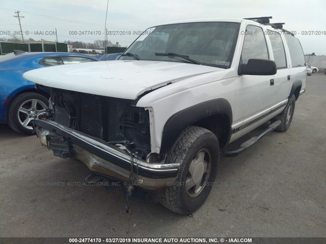 3GNFK16R1TG108778 - 1996 CHEVROLET SUBURBAN K1500 WHITE photo 2